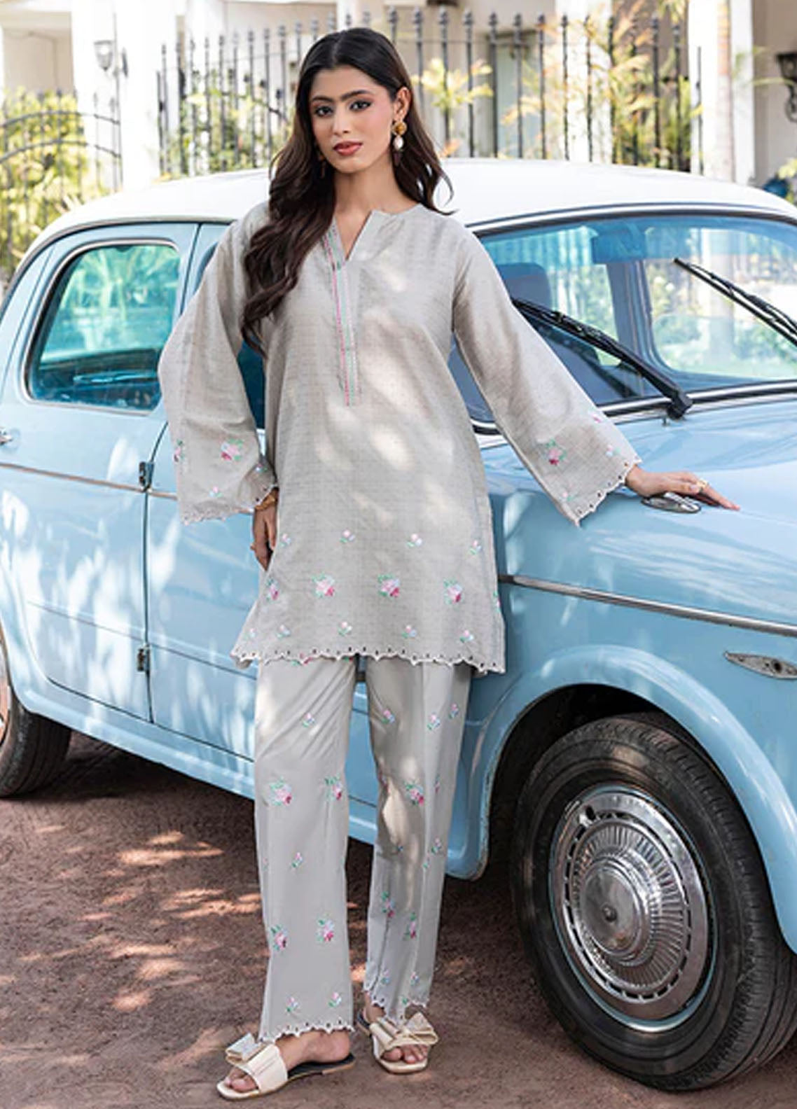 Zuri Pret Embroidered Lawn 2 Piece Suit Oreena ZP-11 Grey