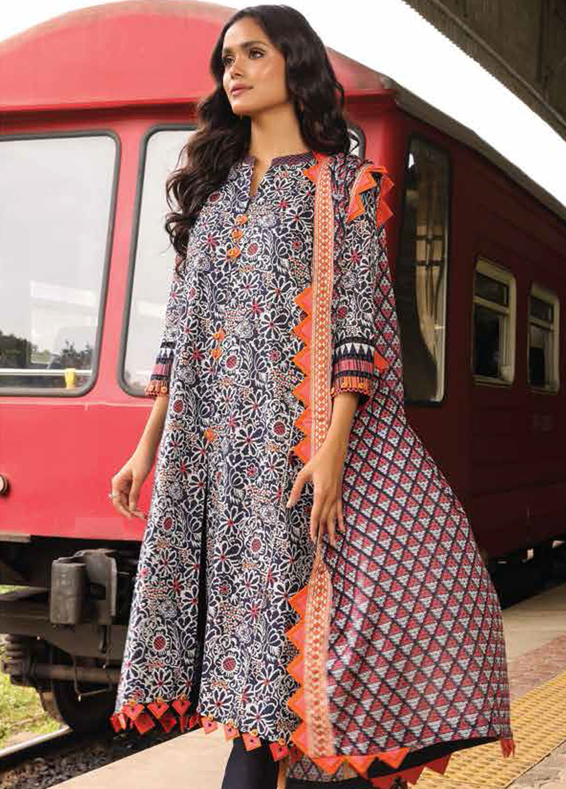 Al Karam Printed Lawn Suits Unstitched 3 Piece AK23SSL SSF-69-23-Black - Summer Collection