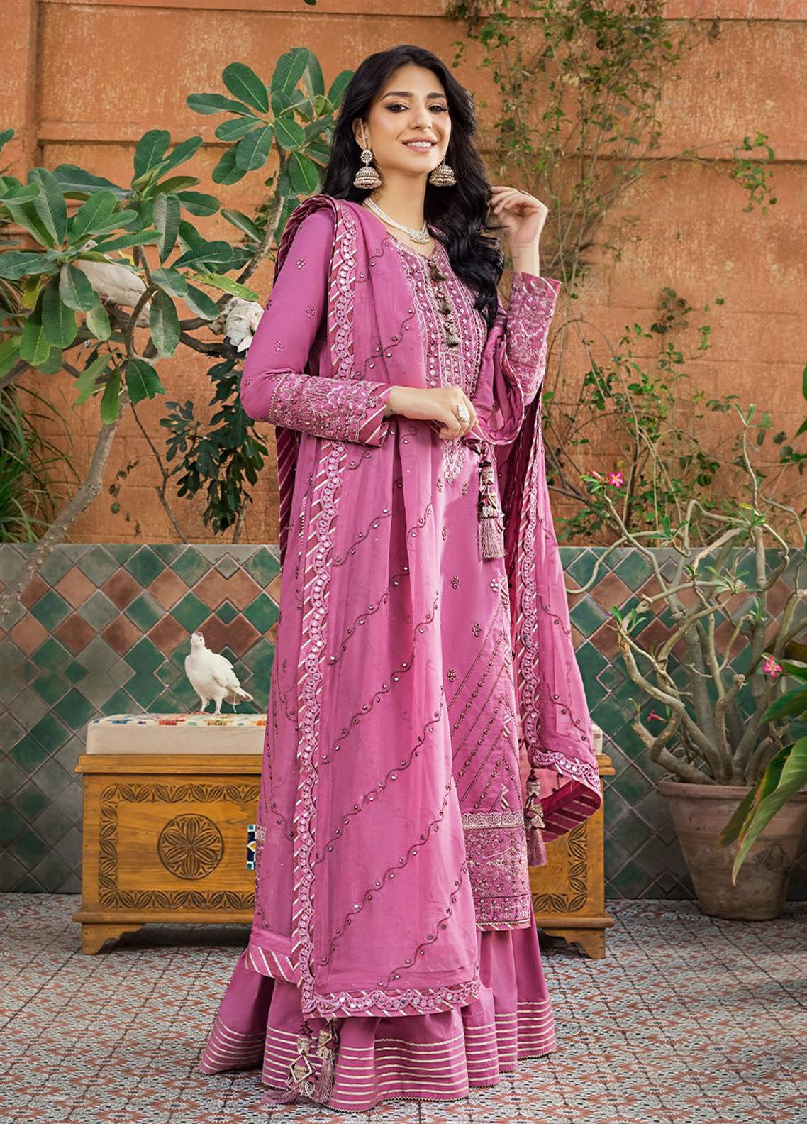 Asim Jofa Eid Luxury Lawn Collection 2023 AJLR-24