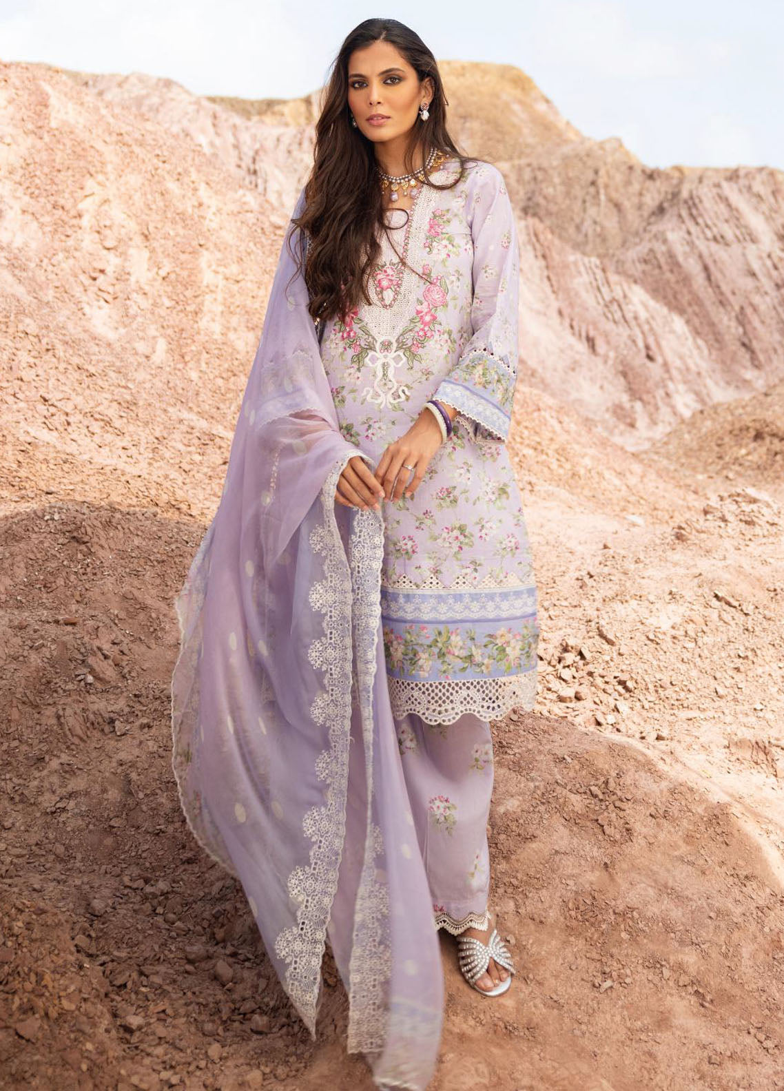 Elaf Signature Embroidered Lawn Collection 2023 ESC-01A