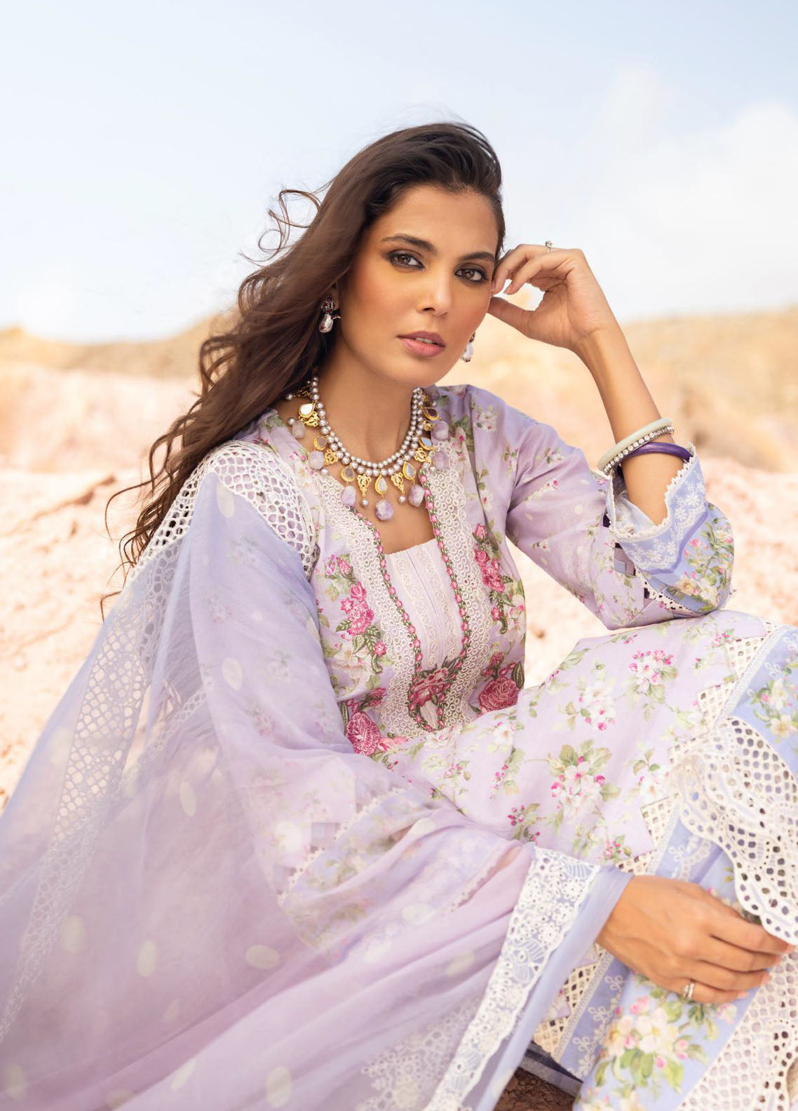 Elaf Signature Embroidered Lawn Collection 2023 ESC-01A