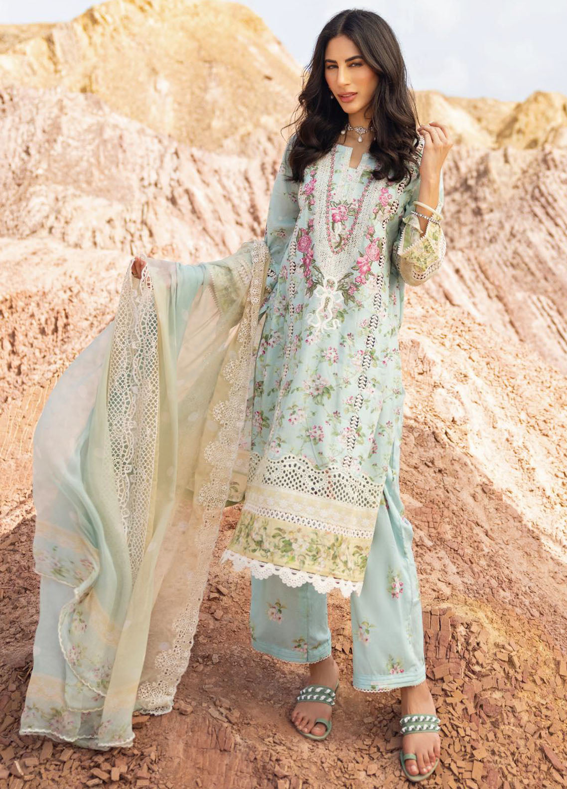 Elaf Signature Embroidered Lawn Collection 2023 ESC-01B