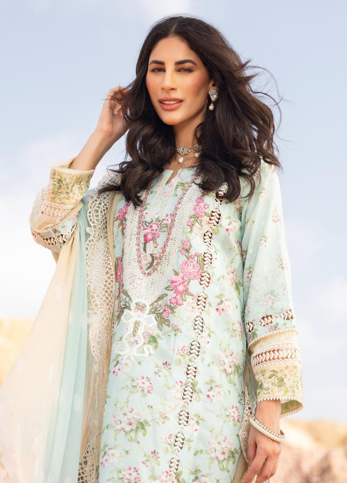 Elaf Signature Embroidered Lawn Collection 2023 ESC-01B
