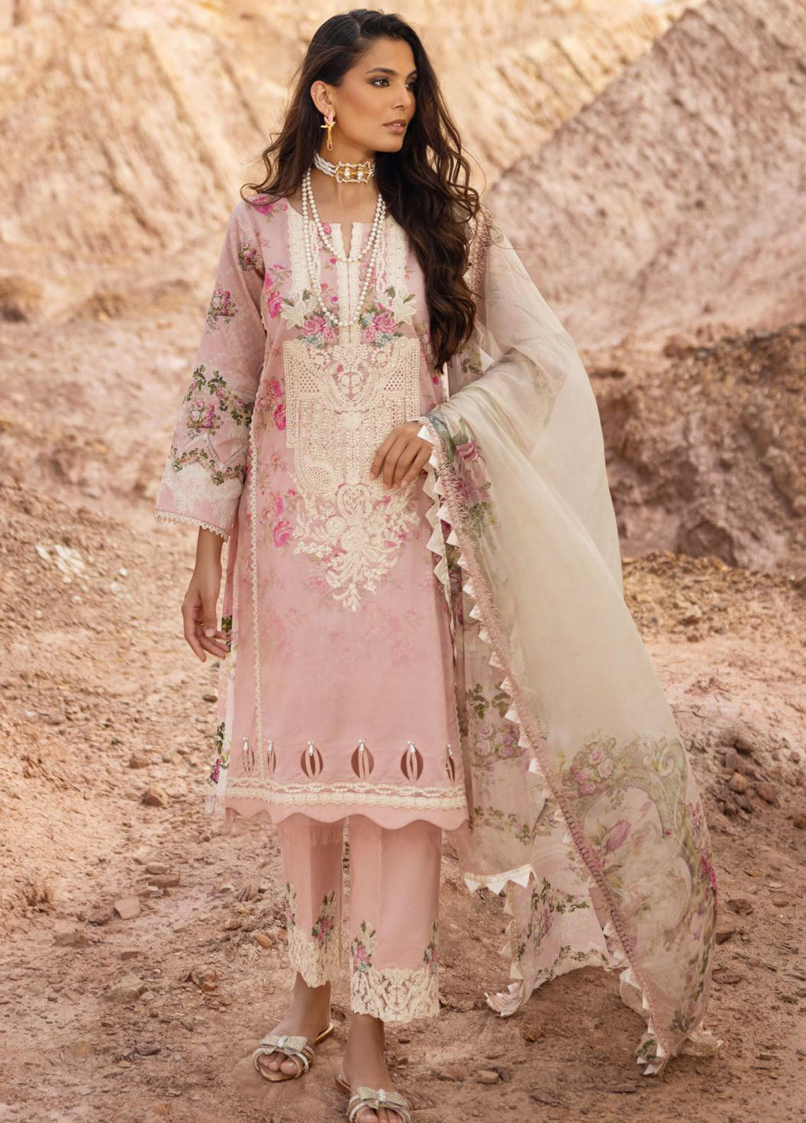 Elaf Signature Embroidered Lawn Collection 2023 ESC-02A