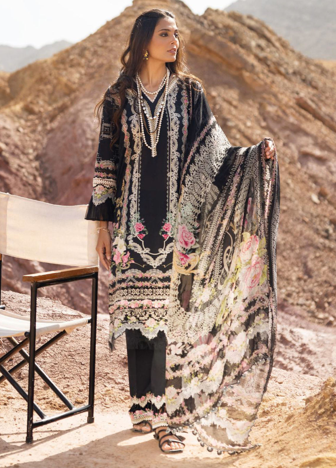 Elaf Signature Embroidered Lawn Collection 2023 ESC-03A
