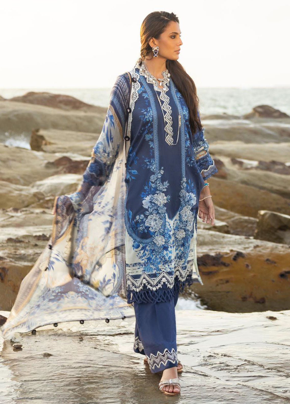 Elaf Signature Embroidered Lawn Collection 2023 ESC-04B