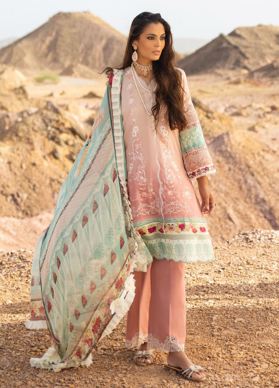 Elaf Signature Embroidered Lawn Collection 2023 ESC-05A