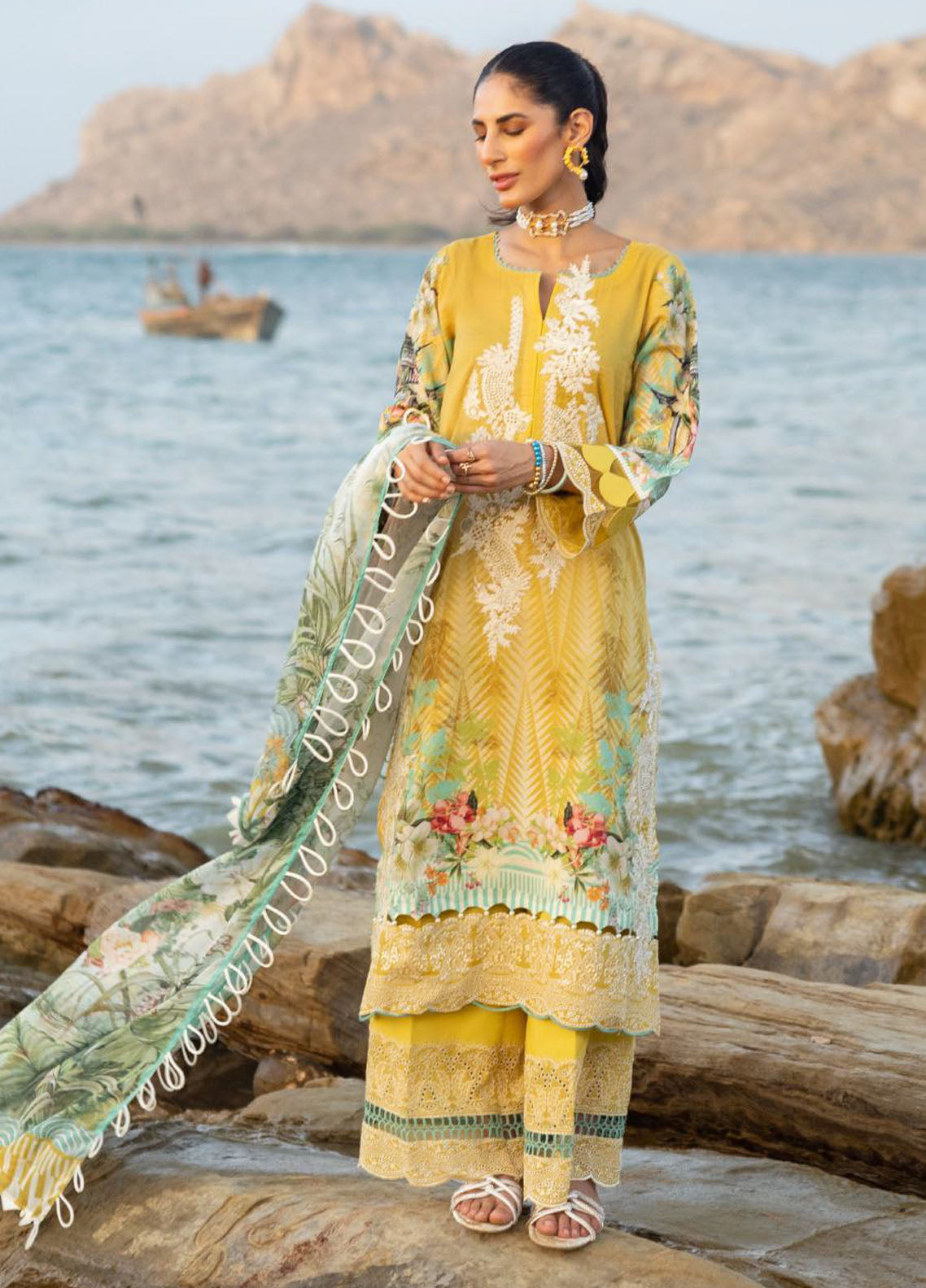 Elaf Signature Embroidered Lawn Collection 2023 ESC-06A