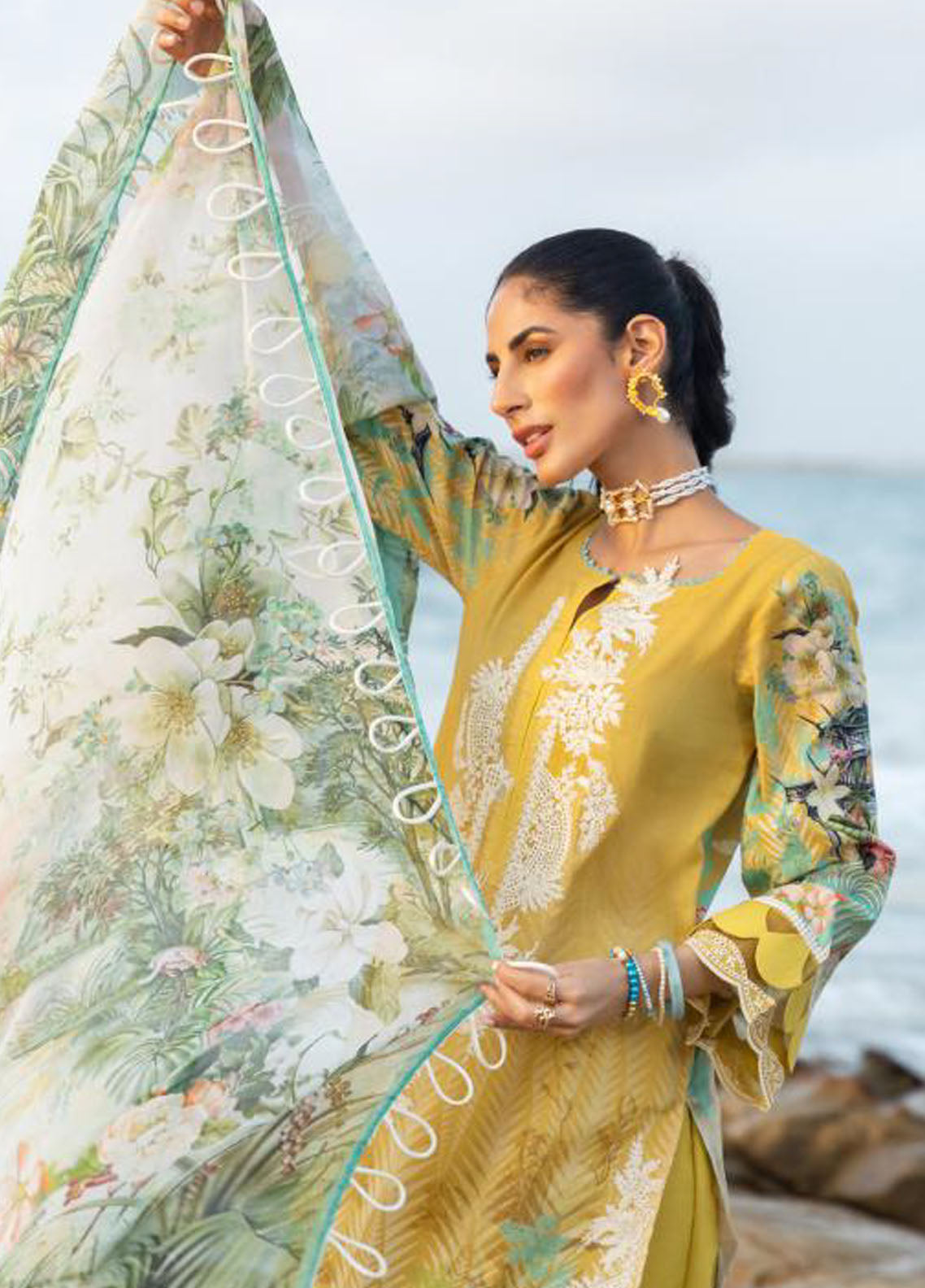 Elaf Signature Embroidered Lawn Collection 2023 ESC-06A