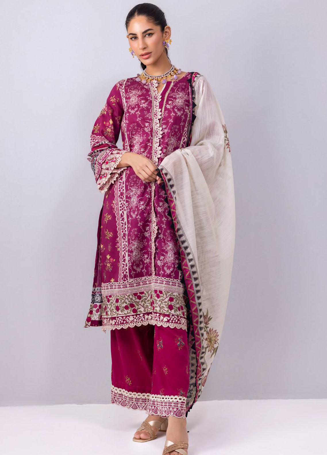 Elaf Signature Embroidered Lawn Collection 2023 ESC-07B