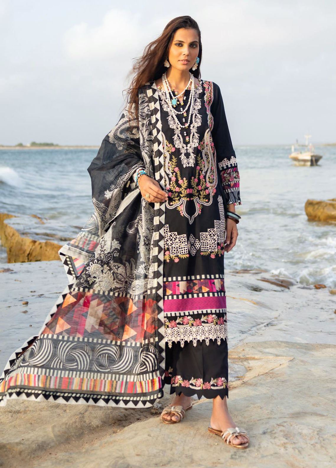 Elaf Signature Embroidered Lawn Collection 2023 ESC-08A
