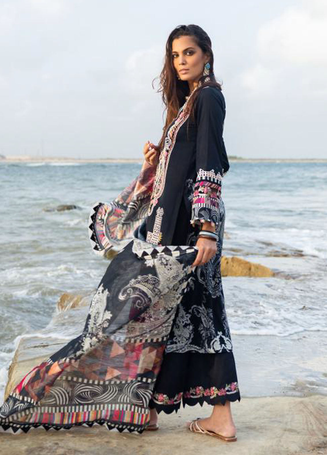 Elaf Signature Embroidered Lawn Collection 2023 ESC-08A