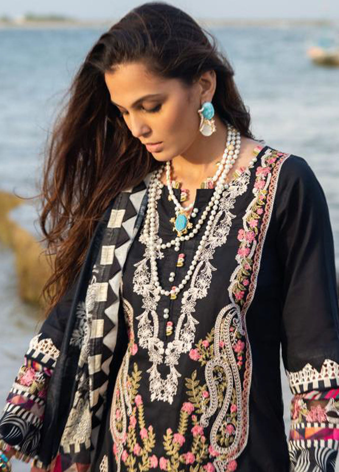 Elaf Signature Embroidered Lawn Collection 2023 ESC-08A