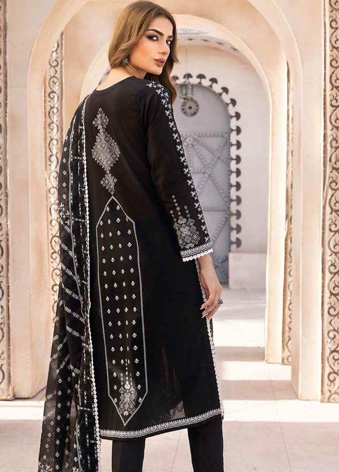 Gul Ahmed Black & White Unstitched Lawn Collection 2023 32035