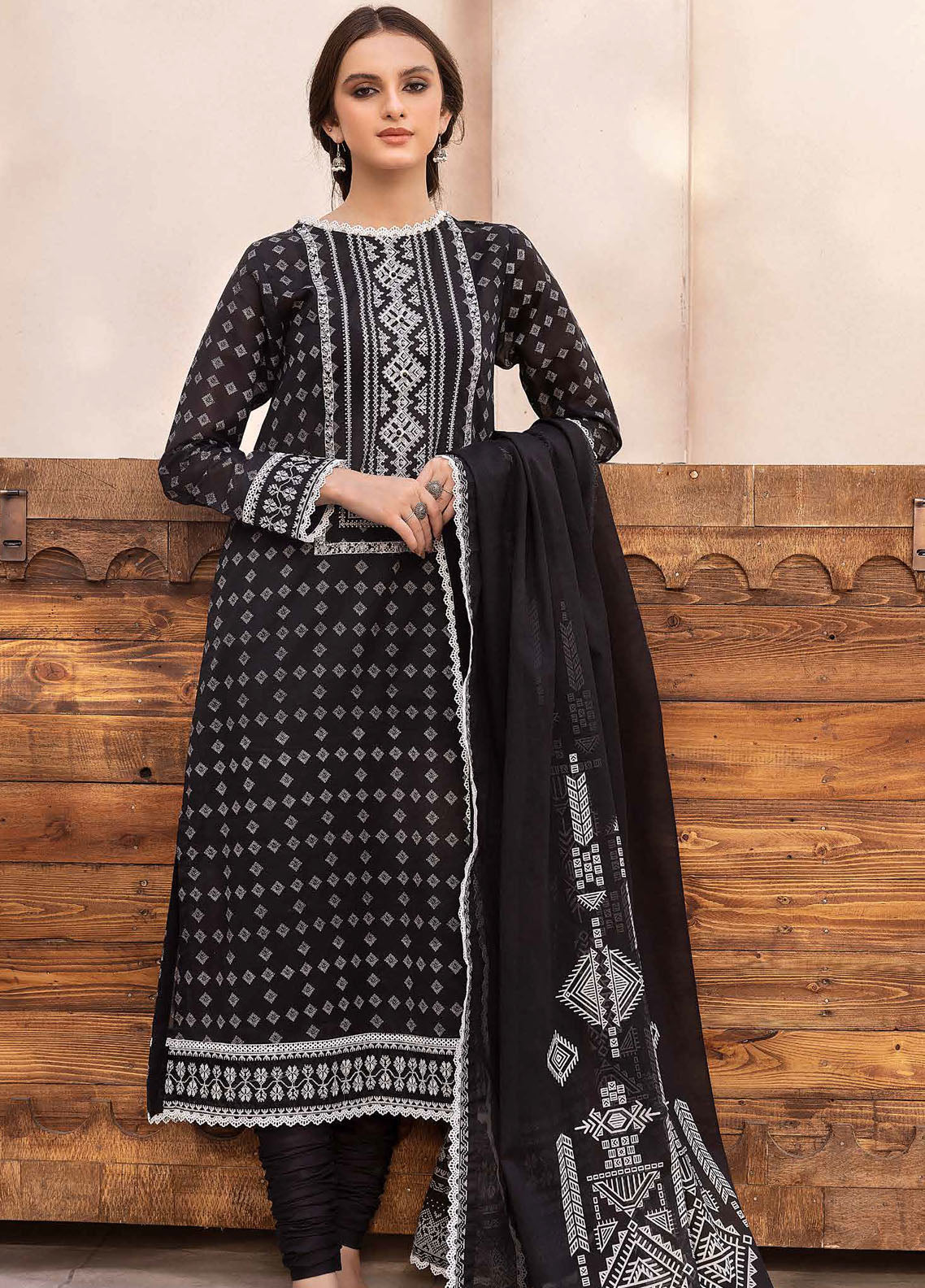 Gul Ahmed Black & White Unstitched Lawn Collection 2023 B-32033