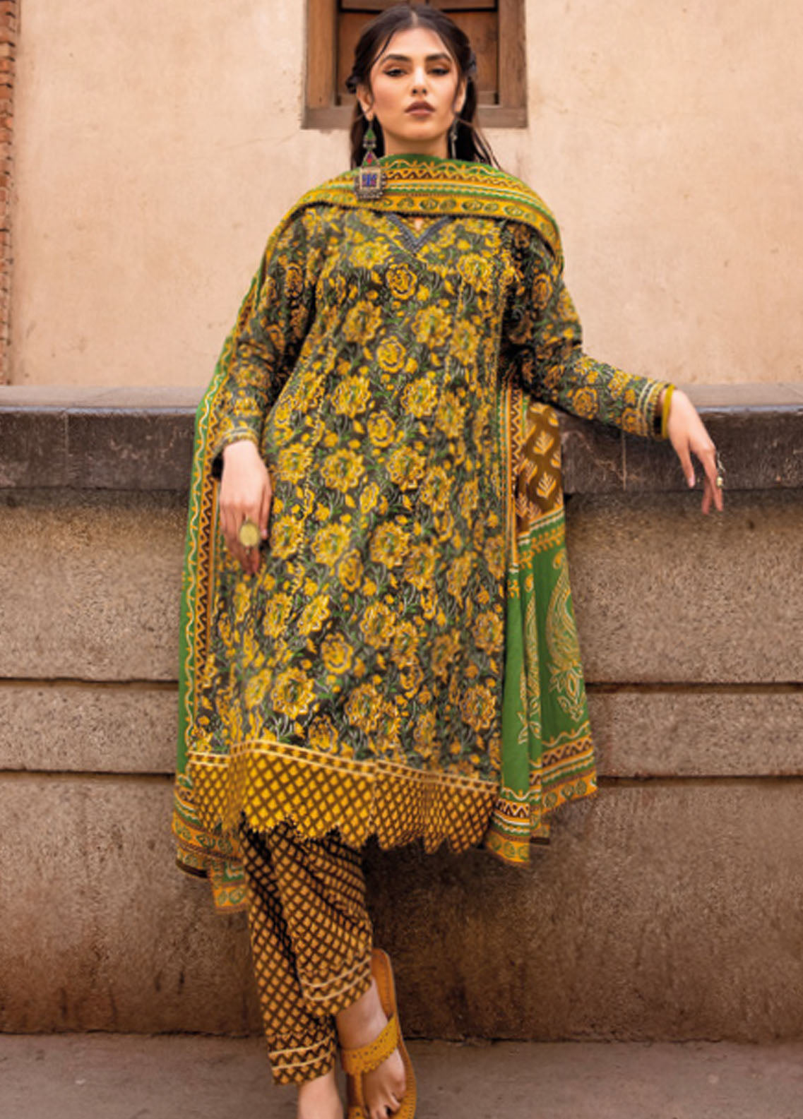 Gul Ahmed Vintage Garden Lawn Collection 2023 CL-32449A