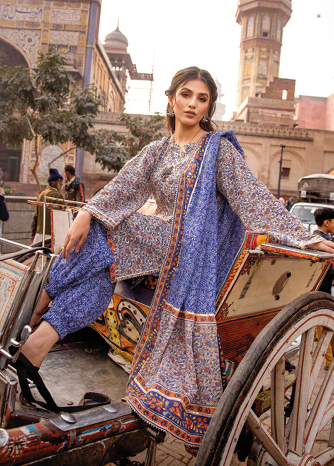 Gul Ahmed Vintage Garden Lawn Collection 2023 CL-32462A