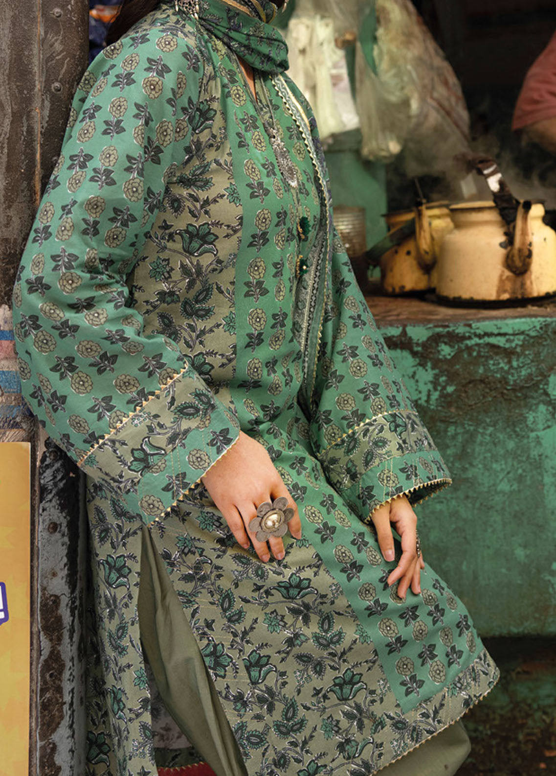 Gul Ahmed Vintage Garden Lawn Collection 2023 CL-32463A