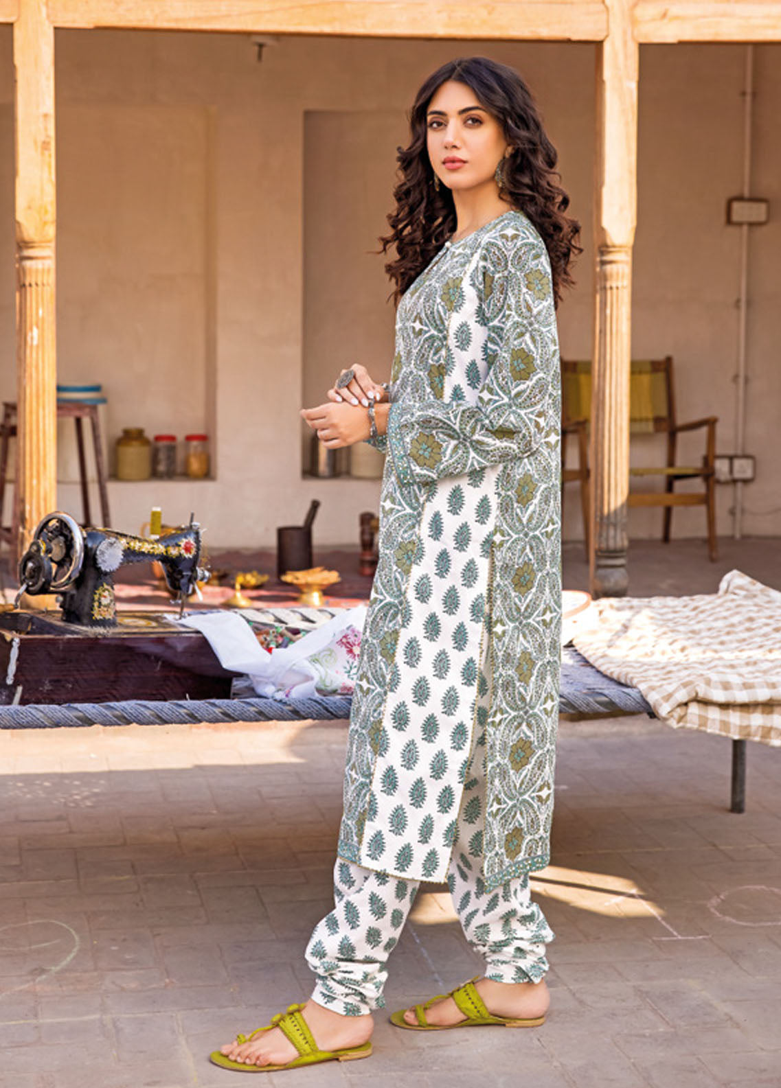 Gul Ahmed Vintage Garden Lawn Collection 2023 TL-32025A