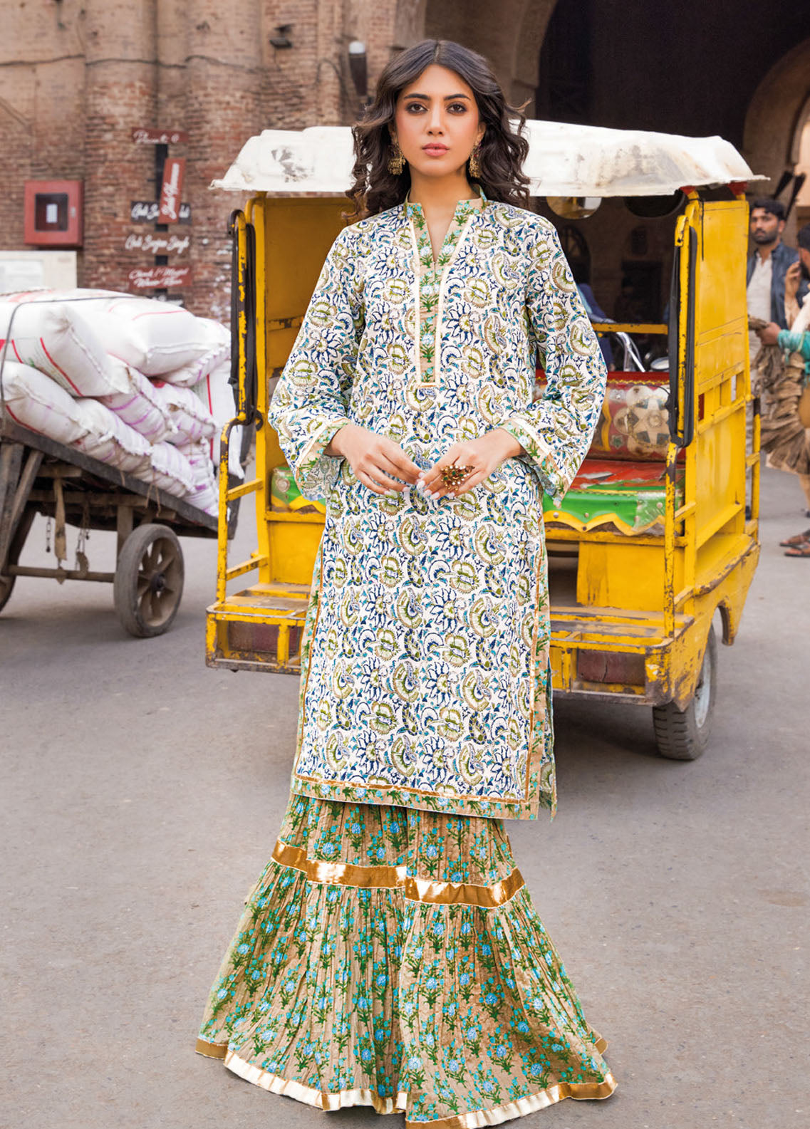 Gul Ahmed Vintage Garden Lawn Collection 2023 TL-32028A