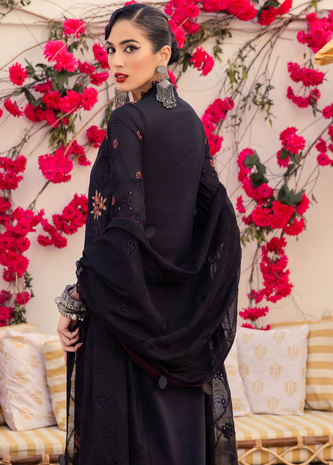 Ilara By Iznik Spring/Summer Lawn Collection 2023 IL-05