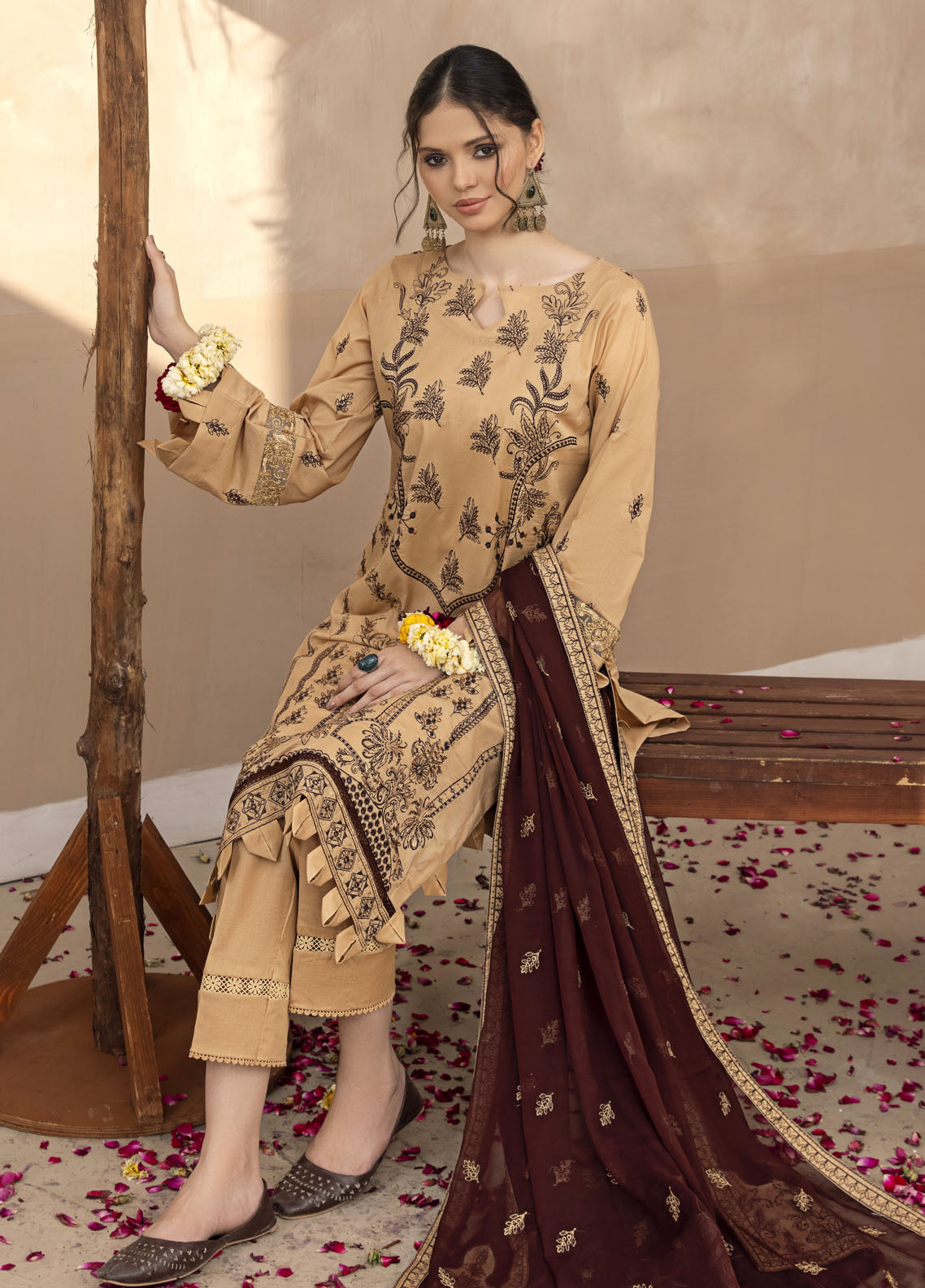 Laadli By Humdum Unstitched Lawn Collection 2023 D-04