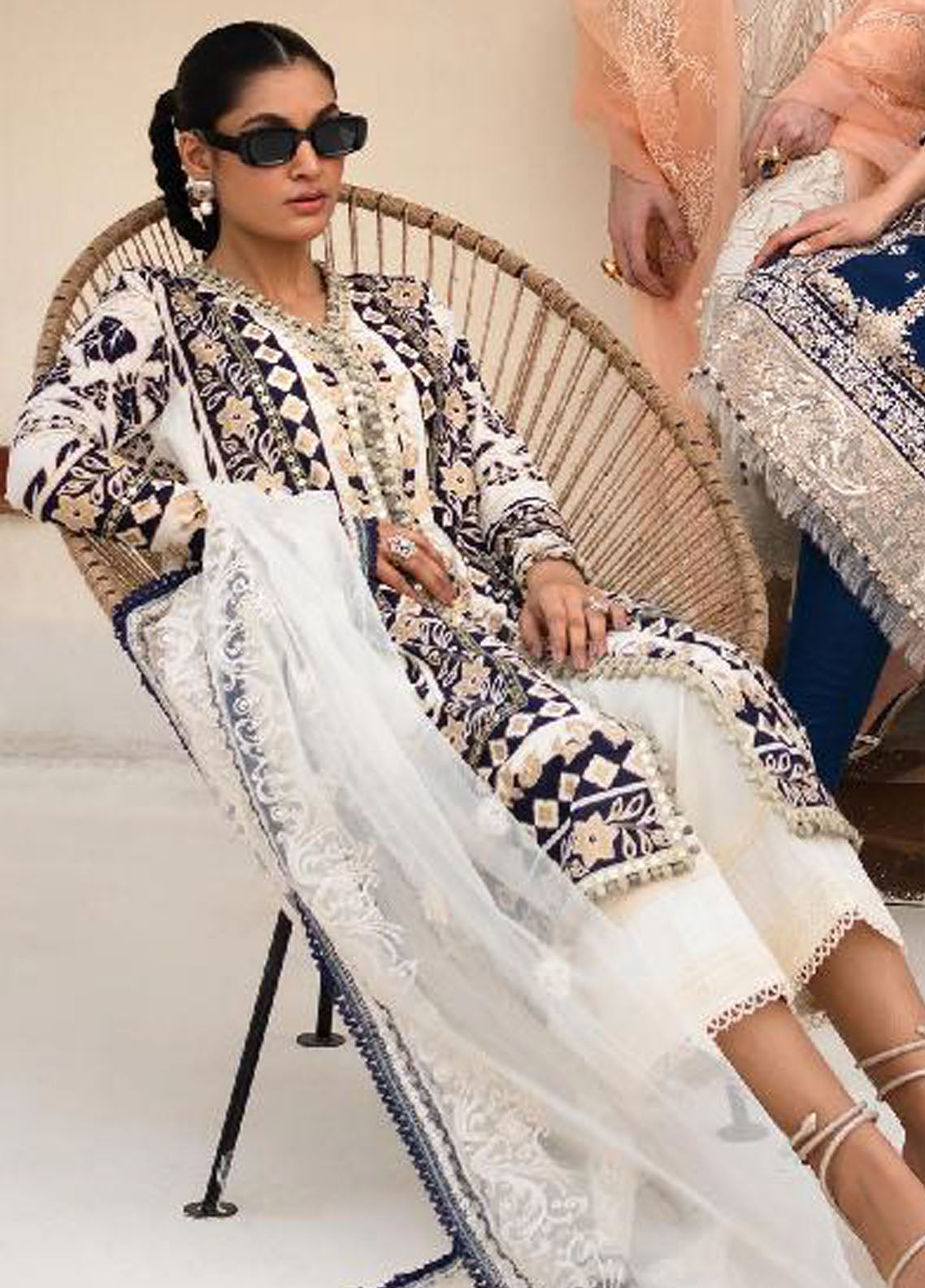 Muzlin By Sana Safinaz Summer Lawn Collection 2023 Vol-2 2B