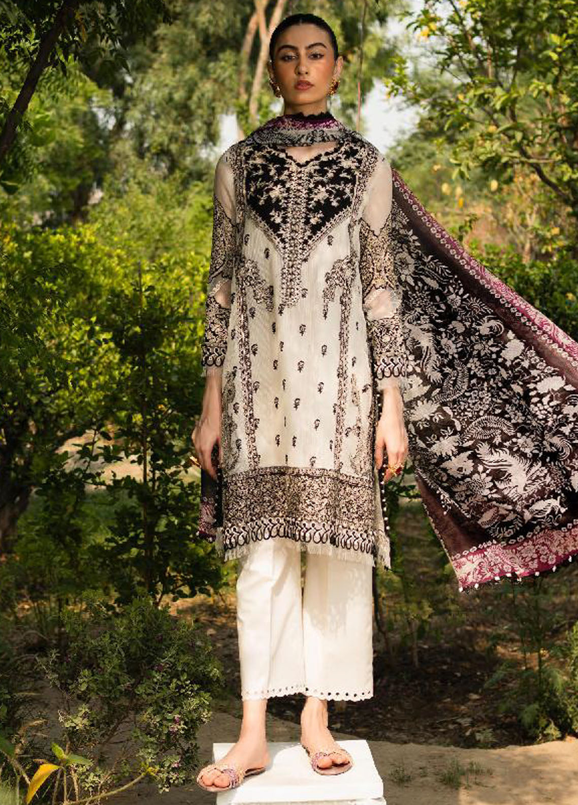 Muzlin By Sana Safinaz Summer Lawn Collection 2023 Vol-2 3B