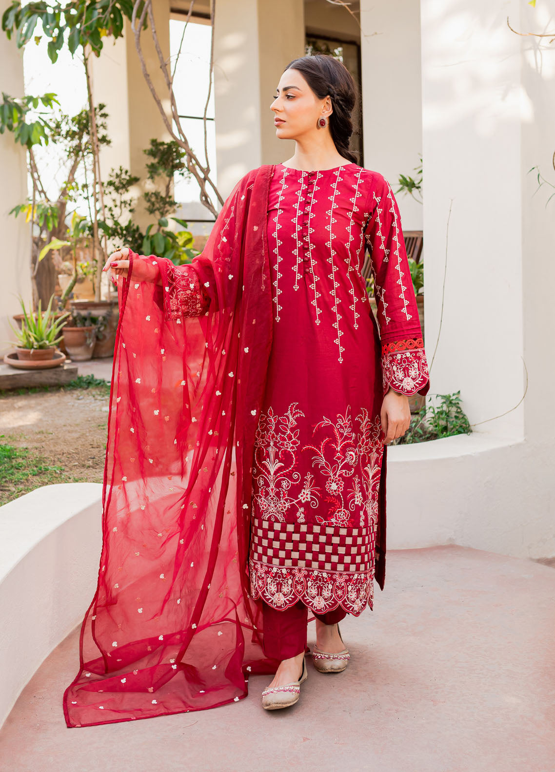 Naayas Embroidered Summer Lawn Collection NA23SL Rosa
