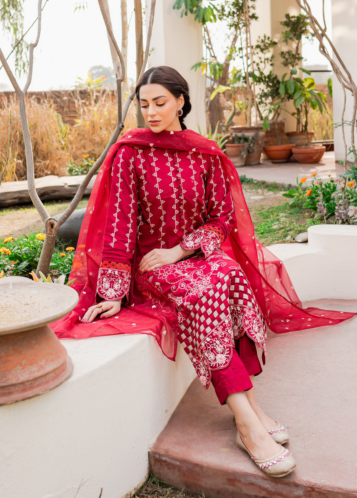 Naayas Embroidered Summer Lawn Collection NA23SL Rosa