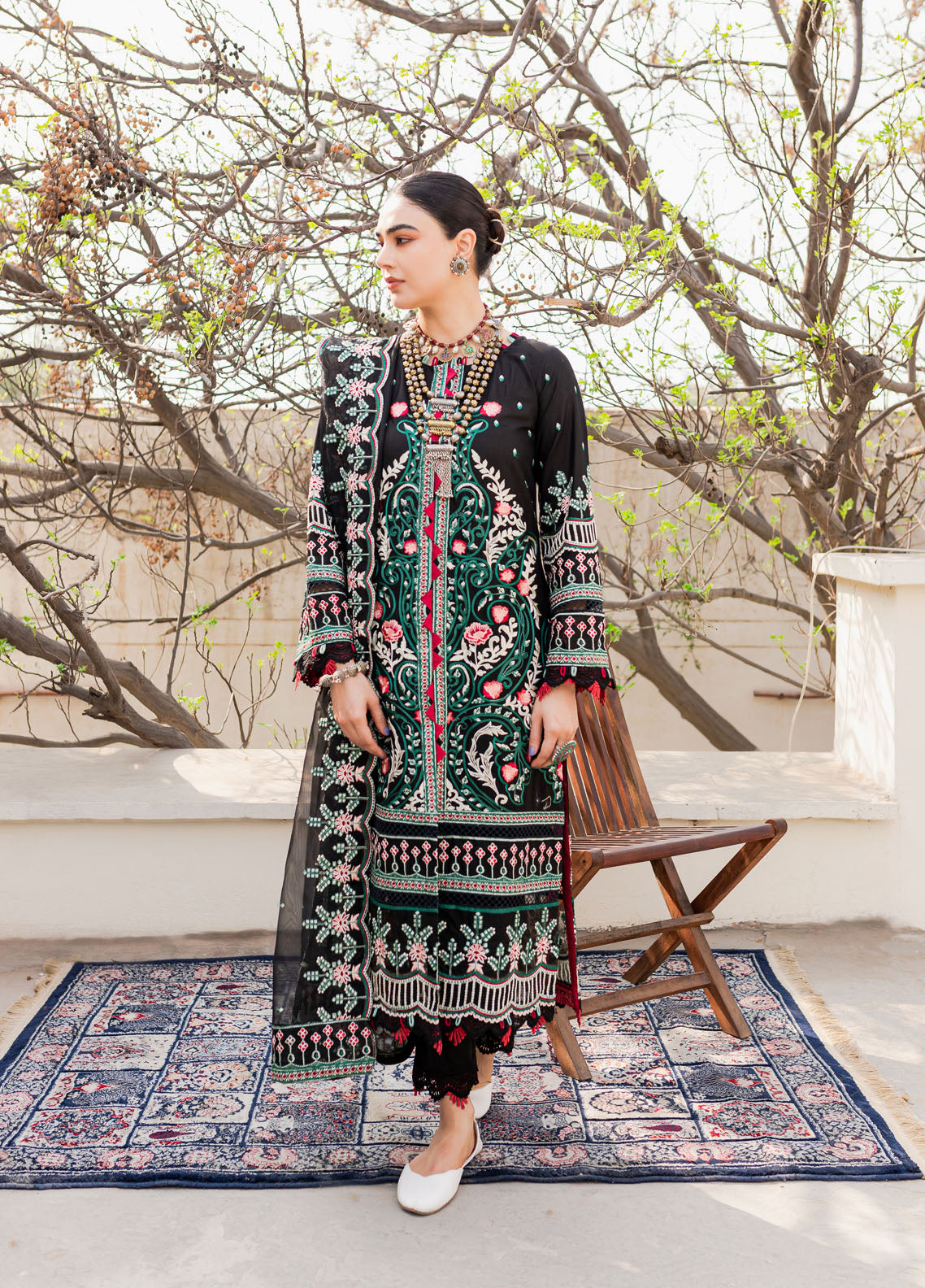 Naayas Embroidered Summer Lawn Collection NA23SL Jardin black