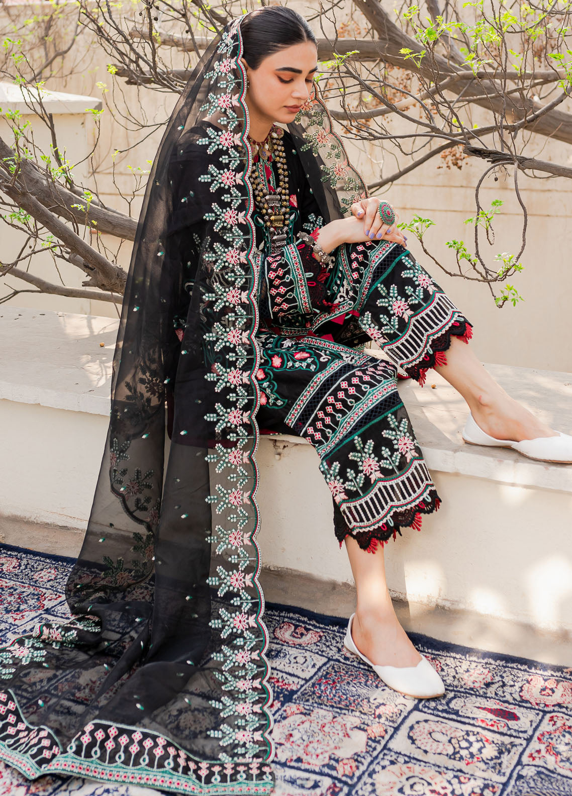 Naayas Embroidered Summer Lawn Collection NA23SL Jardin black