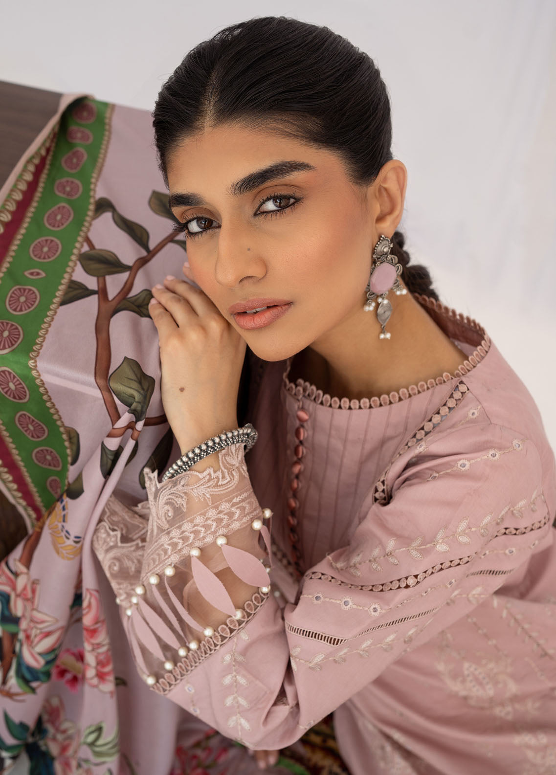 Saheliyaan by Gisele Unstitched Lawn Collection 2023 Kashmiri Naaz