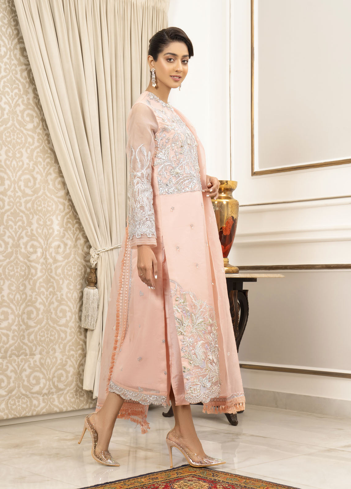 Selene by Aroshi Luxury Formals Collection 2023 04 INAYAAT