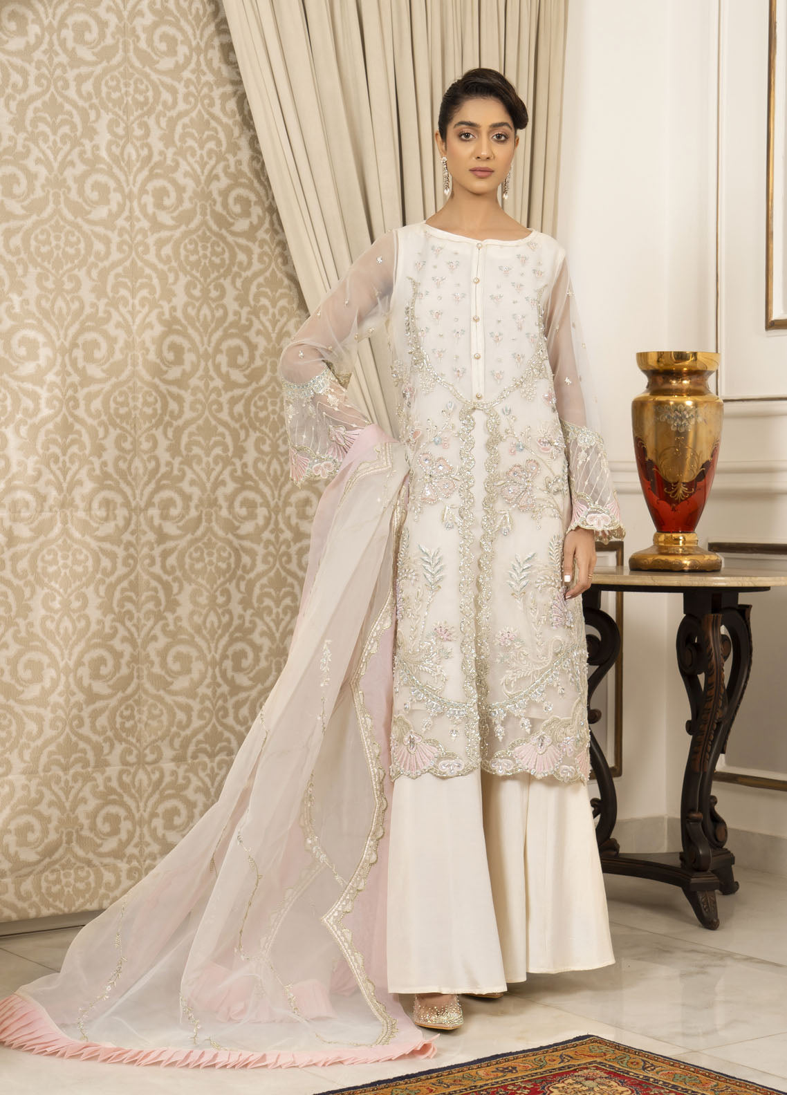 Selene by Aroshi Luxury Formals Collection 2023 05 MEHROZE