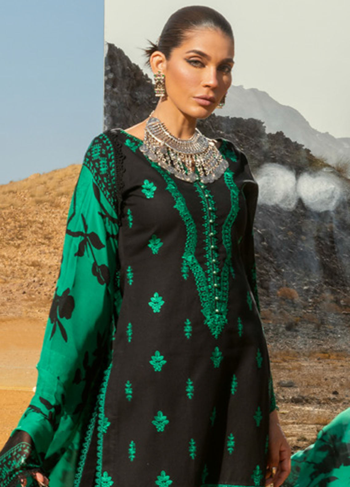 Zainab Chottani Luxury Chikankari Lawn Collection 07-B