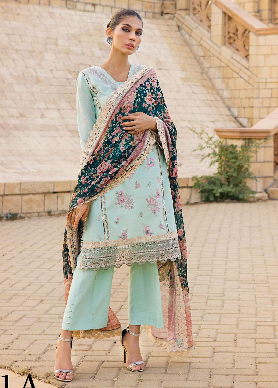 Zainab Chottani Luxury Lawn Collection 2023 2A