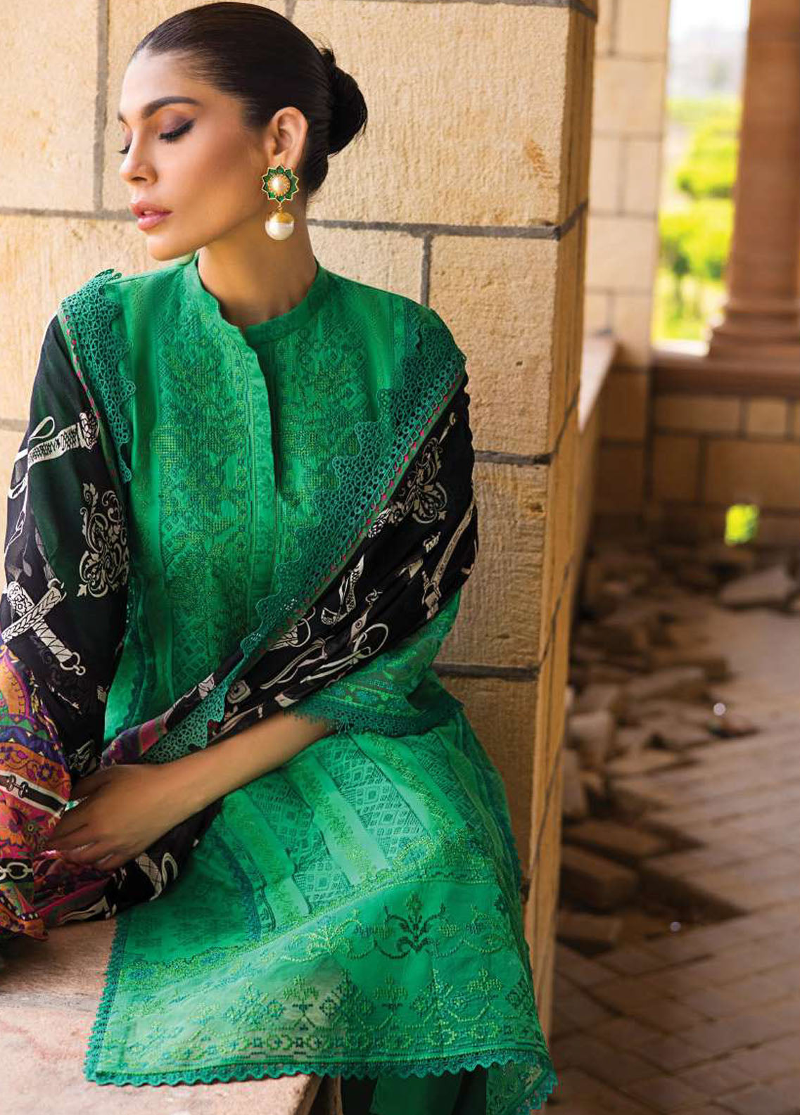 Zainab Chottani Luxury Lawn Collection 2023 7A