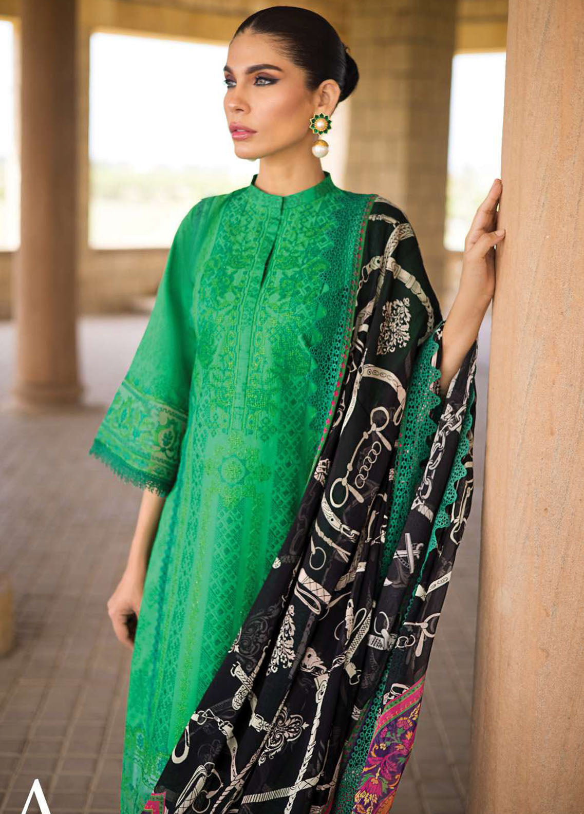 Zainab Chottani Luxury Lawn Collection 2023 7A